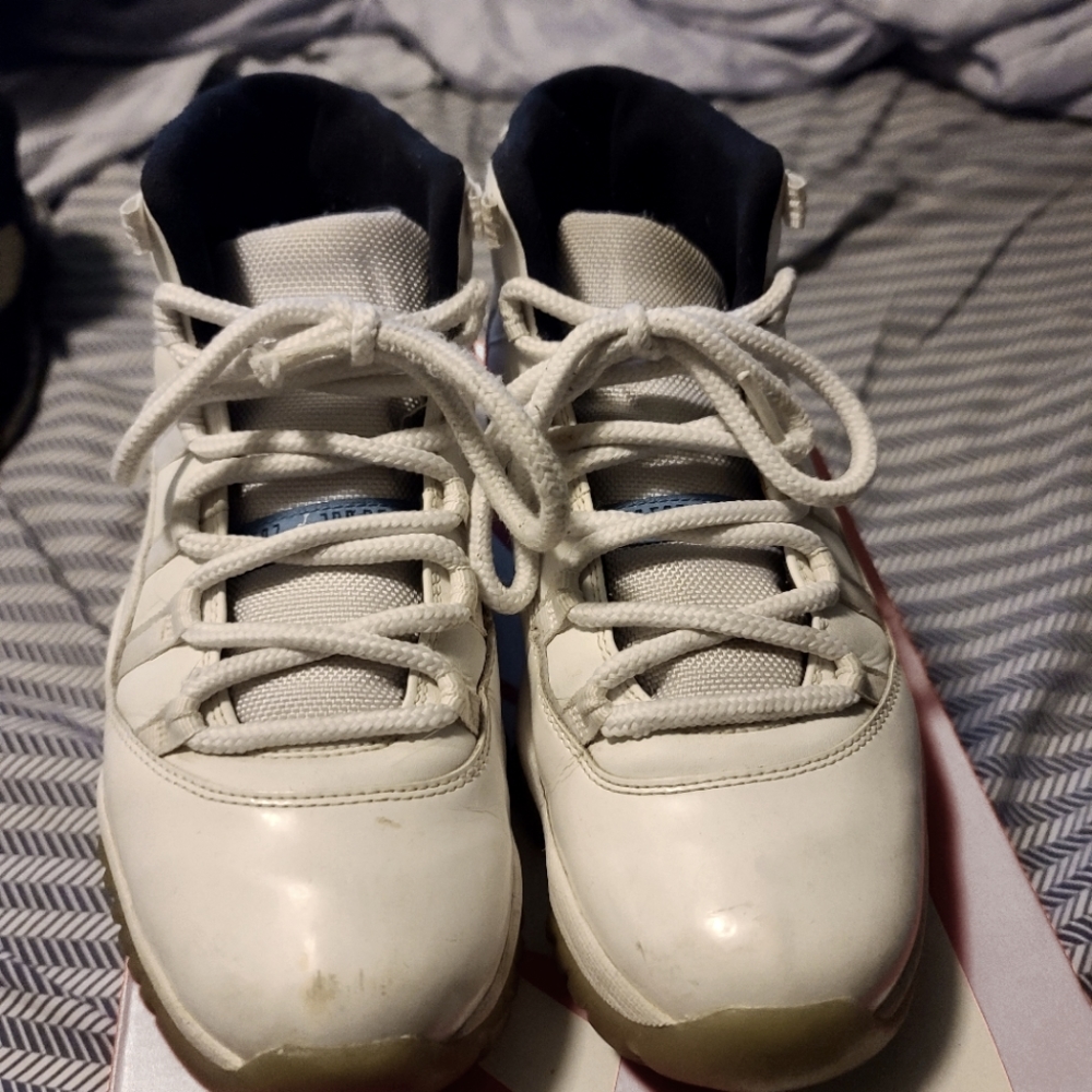 Air jordan retro 11 legend blue size 8.5